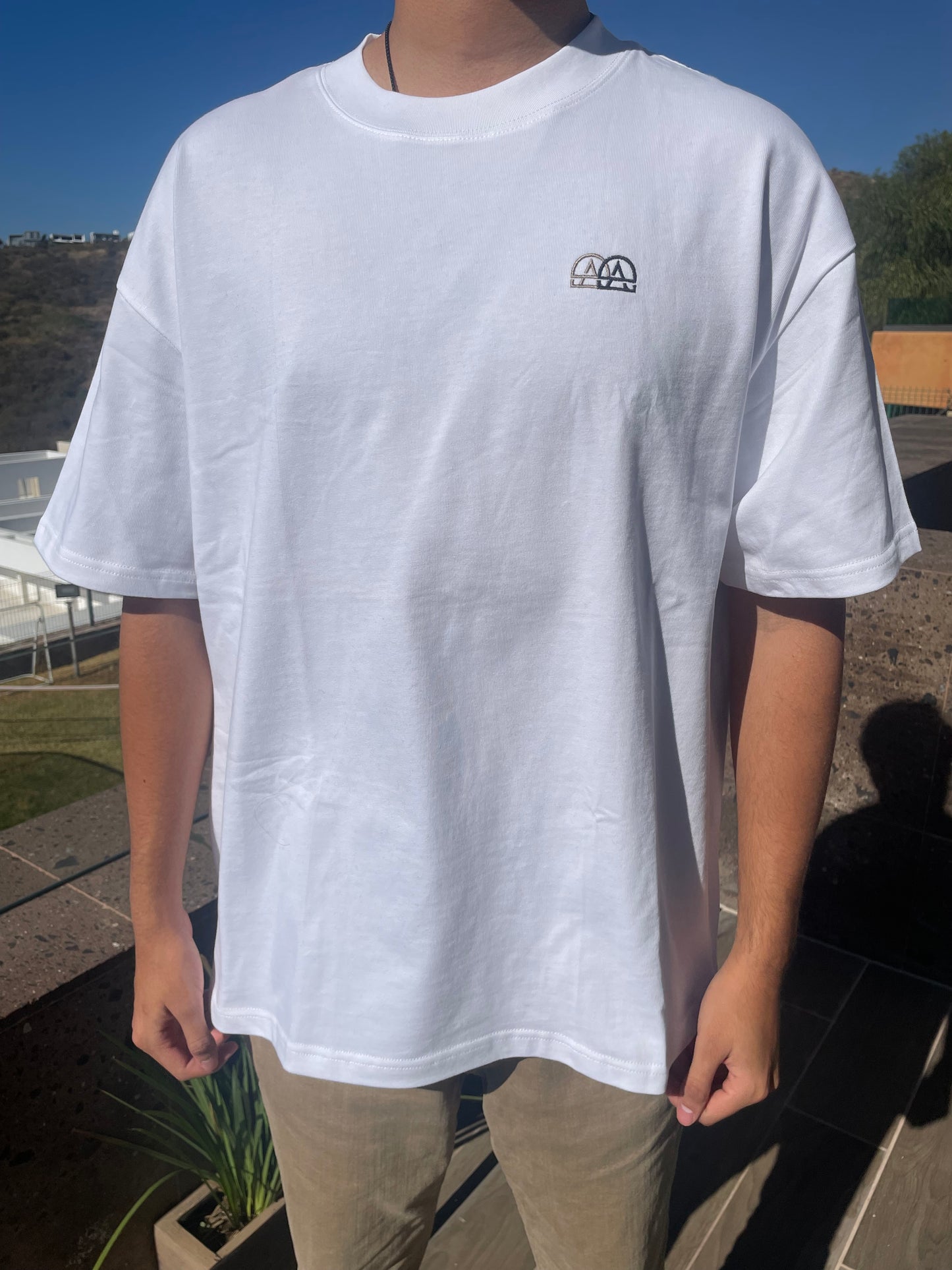 WHITE CLASSIC SHIRT